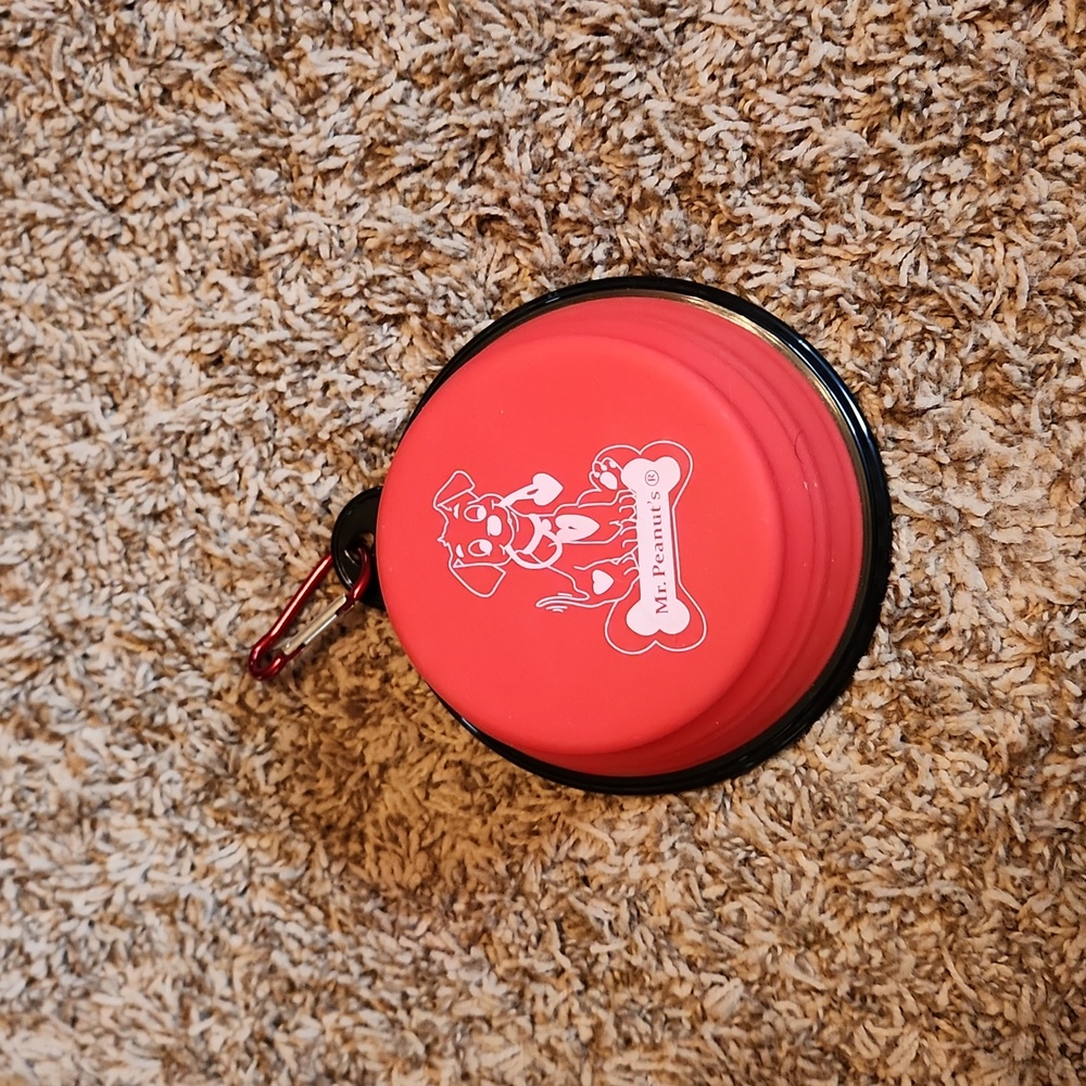 Mr. Peanuts Collapsible Pet Bowl